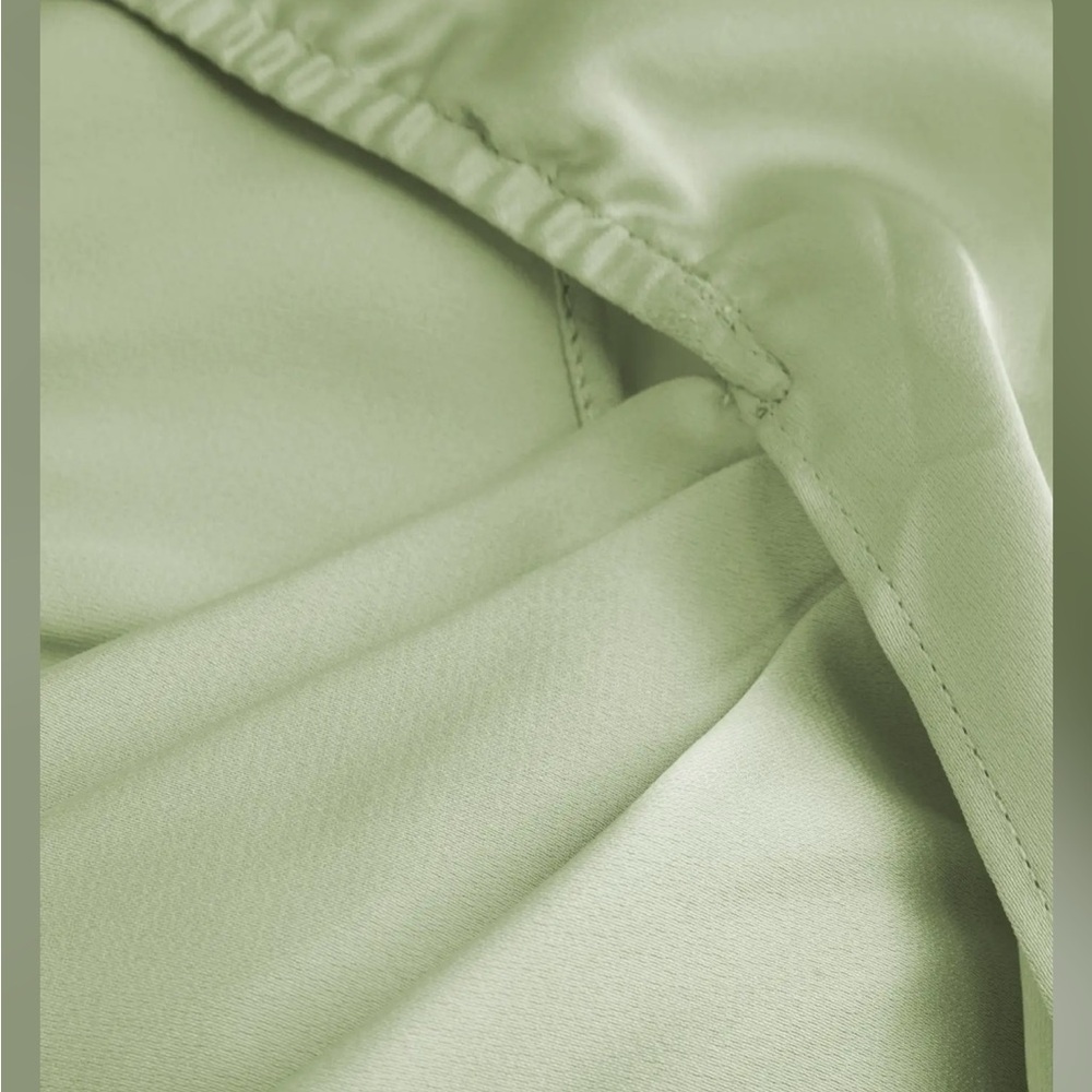 Cider SATIN COWL NECK SOLID RUFFLE HEM MAXI DRESS CC4-8 M - Picture 3 of 4